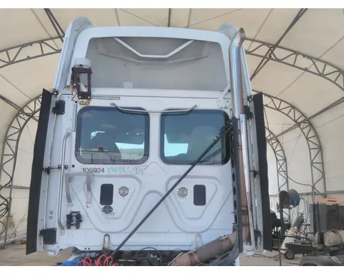 FREIGHTLINER CASCADIA 113 CAB