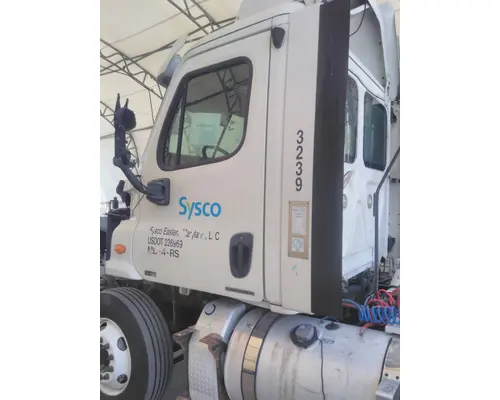 FREIGHTLINER CASCADIA 113 CAB