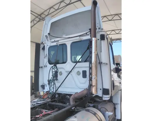 FREIGHTLINER CASCADIA 113 CAB