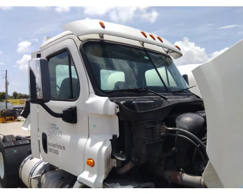 FREIGHTLINER CASCADIA 113 CAB