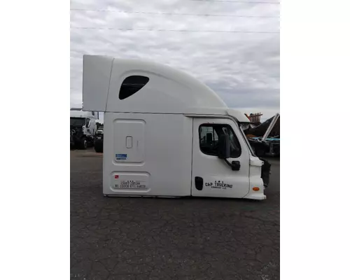 FREIGHTLINER CASCADIA 113 CAB