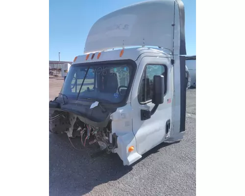 FREIGHTLINER CASCADIA 113 CAB