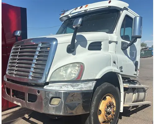 FREIGHTLINER CASCADIA 113 CAB