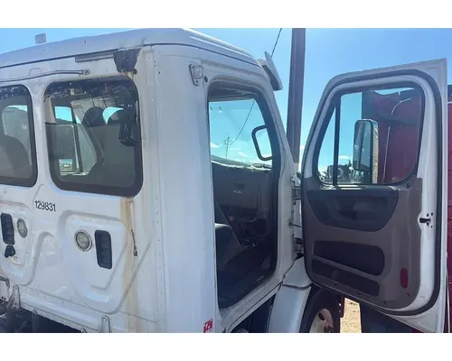FREIGHTLINER CASCADIA 113 CAB