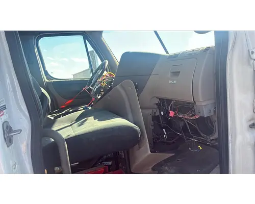 FREIGHTLINER CASCADIA 113 CAB