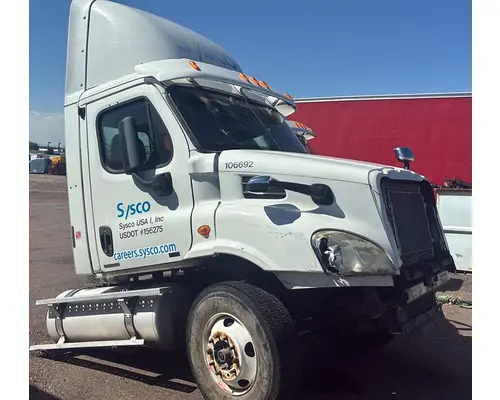 FREIGHTLINER CASCADIA 113 CAB