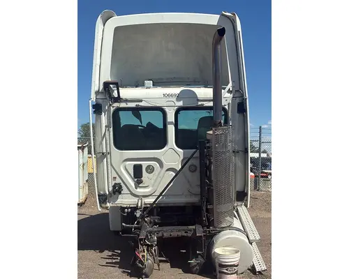 FREIGHTLINER CASCADIA 113 CAB