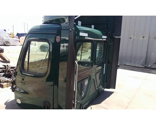 FREIGHTLINER CASCADIA 113 CAB