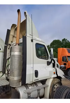 FREIGHTLINER CASCADIA 113 CAB