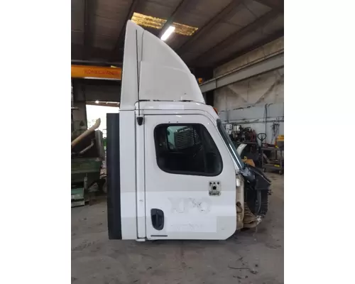 FREIGHTLINER CASCADIA 113 CAB