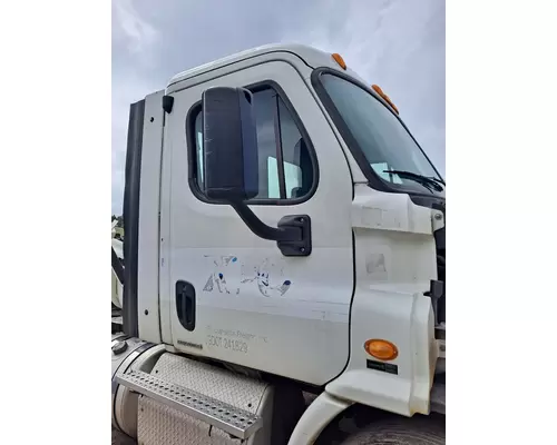 FREIGHTLINER CASCADIA 113 CAB