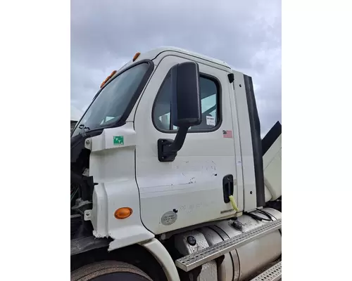 FREIGHTLINER CASCADIA 113 CAB