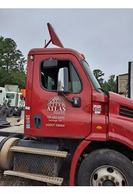 FREIGHTLINER CASCADIA 113 CAB