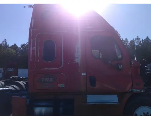 FREIGHTLINER CASCADIA 113 CAB
