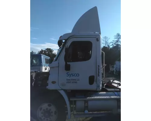 FREIGHTLINER CASCADIA 113 CAB