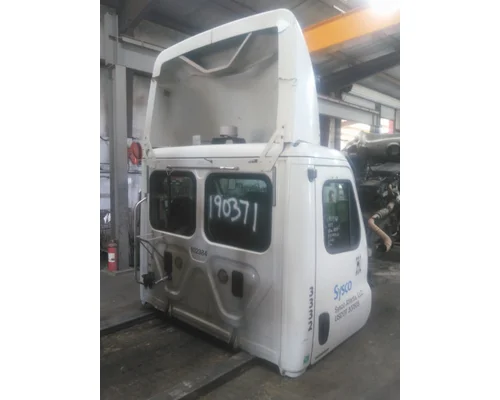 FREIGHTLINER CASCADIA 113 CAB