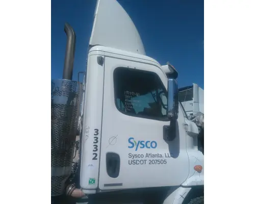 FREIGHTLINER CASCADIA 113 CAB