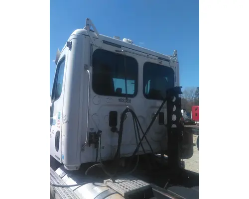 FREIGHTLINER CASCADIA 113 CAB