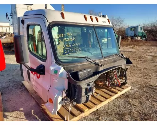 FREIGHTLINER CASCADIA 113 CAB