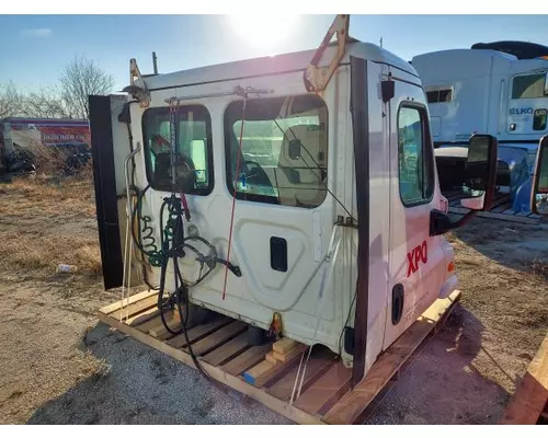 FREIGHTLINER CASCADIA 113 CAB