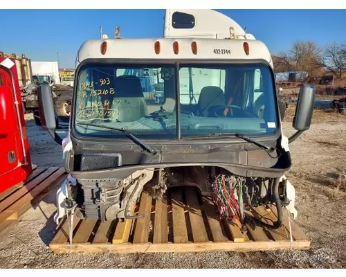 FREIGHTLINER CASCADIA 113 CAB