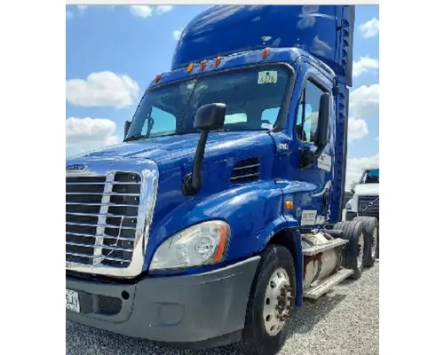FREIGHTLINER CASCADIA 113 CAB