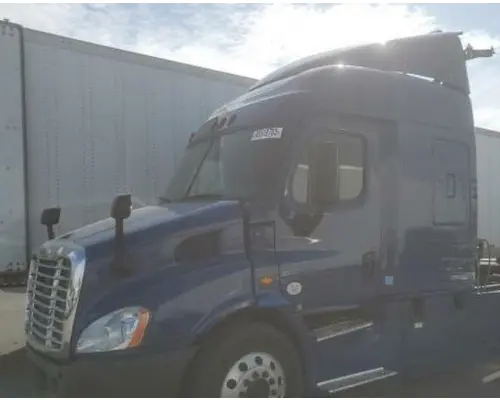 FREIGHTLINER CASCADIA 113 CAB