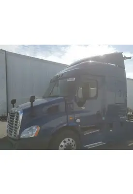FREIGHTLINER CASCADIA 113 CAB