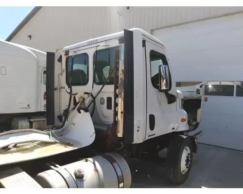 FREIGHTLINER CASCADIA 113 CAB