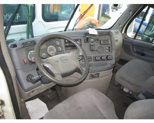 FREIGHTLINER CASCADIA 113 CAB