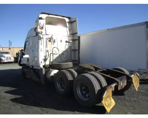 FREIGHTLINER CASCADIA 113 CAB