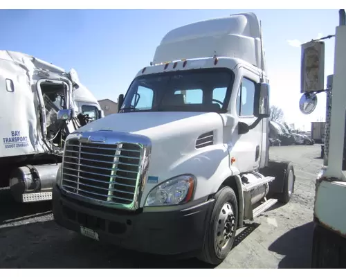 FREIGHTLINER CASCADIA 113 CAB