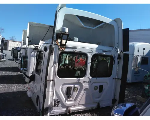 FREIGHTLINER CASCADIA 113 CAB