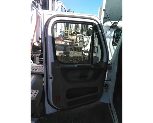FREIGHTLINER CASCADIA 113 CAB