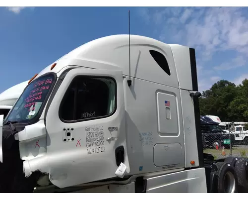 FREIGHTLINER CASCADIA 113 CAB