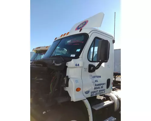 FREIGHTLINER CASCADIA 113 CAB