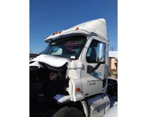 FREIGHTLINER CASCADIA 113 CAB