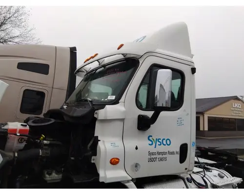FREIGHTLINER CASCADIA 113 CAB