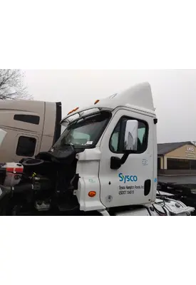 FREIGHTLINER CASCADIA 113 CAB