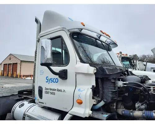 FREIGHTLINER CASCADIA 113 CAB