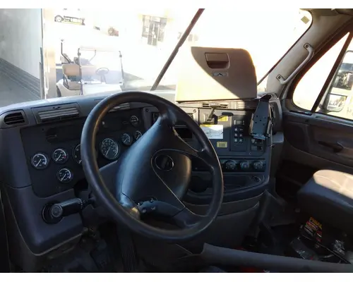 FREIGHTLINER CASCADIA 113 CAB