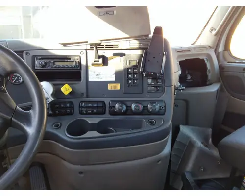 FREIGHTLINER CASCADIA 113 CAB