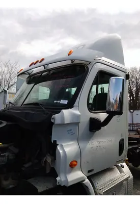 FREIGHTLINER CASCADIA 113 CAB