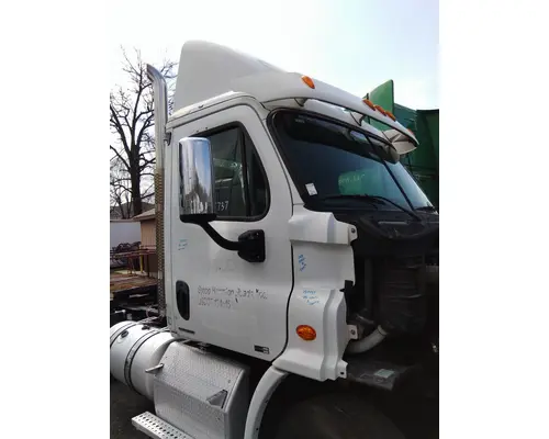 FREIGHTLINER CASCADIA 113 CAB