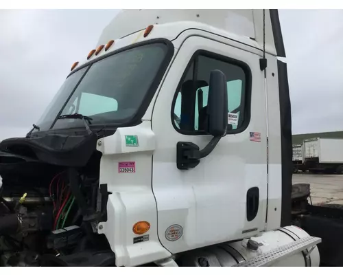 FREIGHTLINER CASCADIA 113 CAB