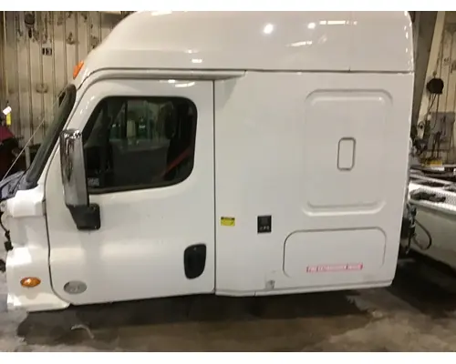 FREIGHTLINER CASCADIA 113 CAB