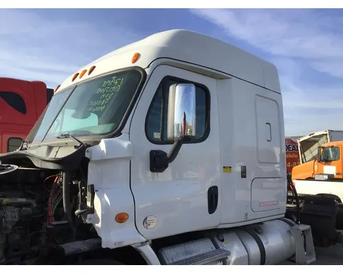 FREIGHTLINER CASCADIA 113 CAB