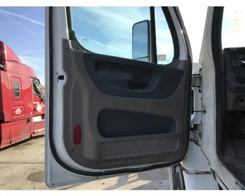 FREIGHTLINER CASCADIA 113 CAB