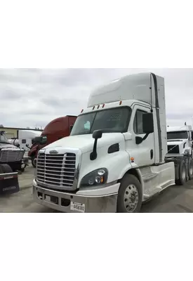 FREIGHTLINER CASCADIA 113 CAB