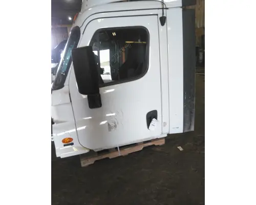 FREIGHTLINER CASCADIA 113 CAB